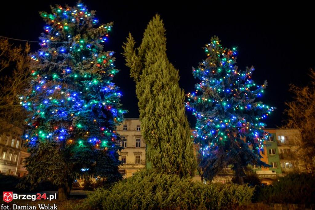 Rozświetlony Brzeg nocą