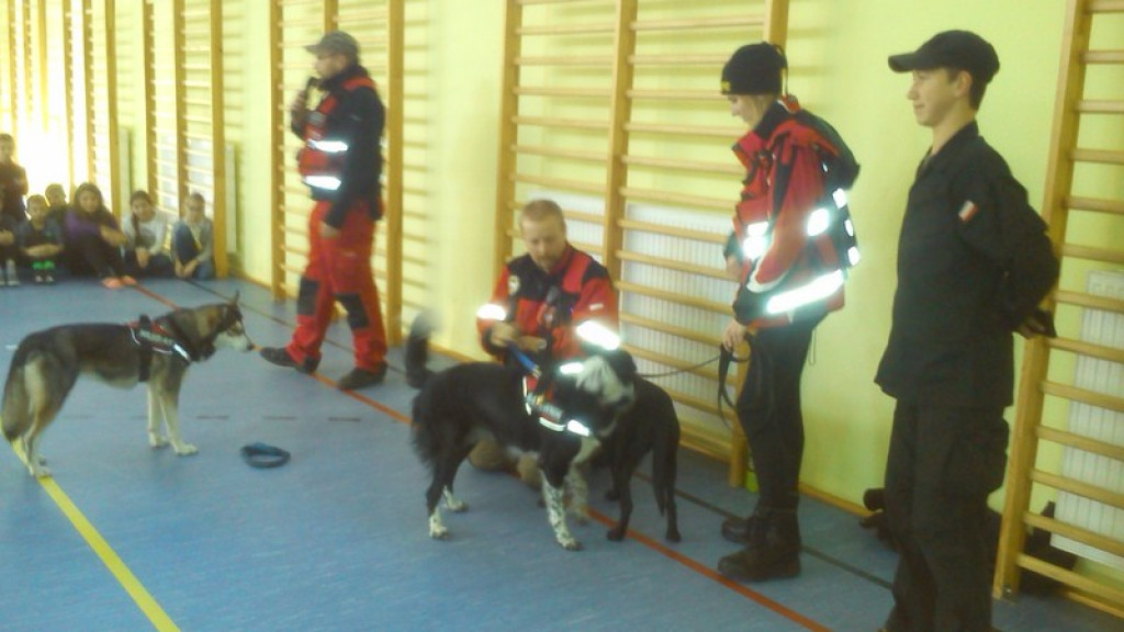 SPOTKANIE UCZNIÓW Z OPOLSKĄ GRUPĄ RATOWNICZO - POSZUKIWAWCZĄ
