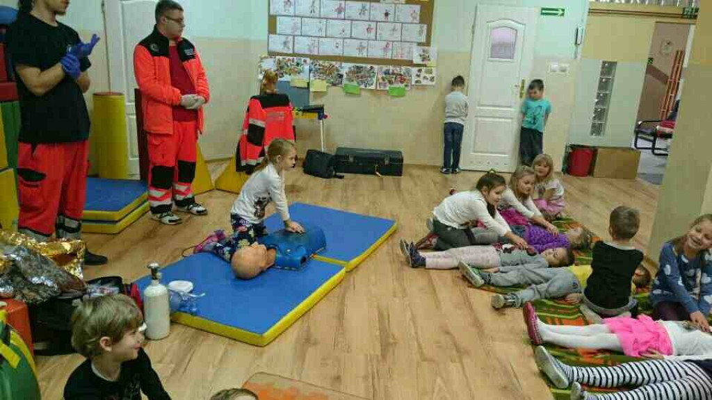 Starszaki z Publicznego Przedszkola nr 11 potrafią ratować życie .