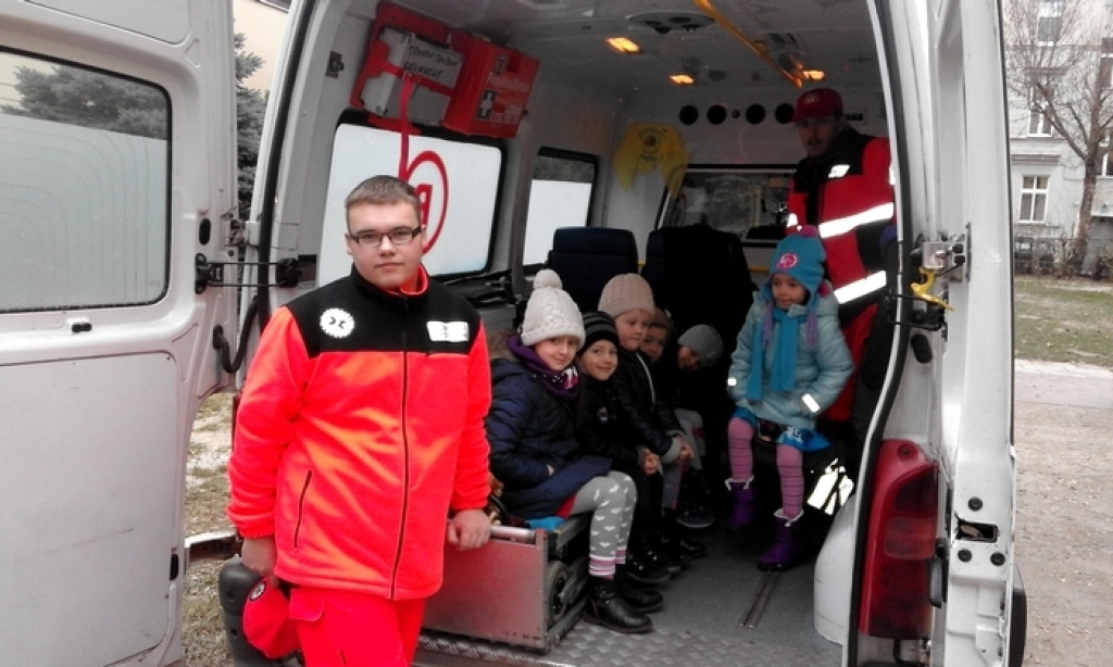Starszaki z Publicznego Przedszkola nr 11 potrafią ratować życie .