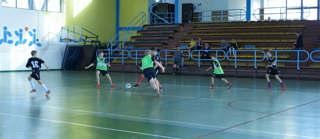 PSP Olszanka na podium - PÓŁFINAŁ WOJEWÓDZKI W  HALOWEJ PIŁCE NOŻNEJ CHŁOPCÓW SZKÓŁ PODSTAWOWYCH .