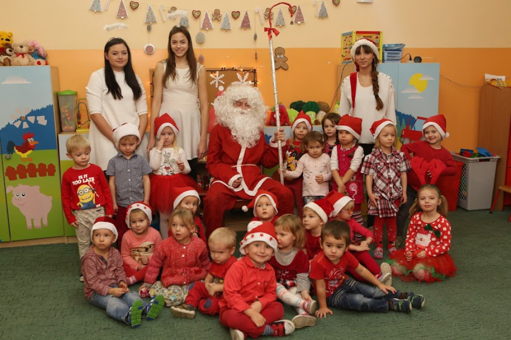 MIKOŁAJKI W RYTMIE ZUMBY W PRZEDSZKOLU NR 8