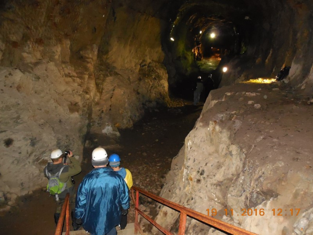 Tajemnice Sudetów część III - Brzeżanie eksplorowali kompleks Riese