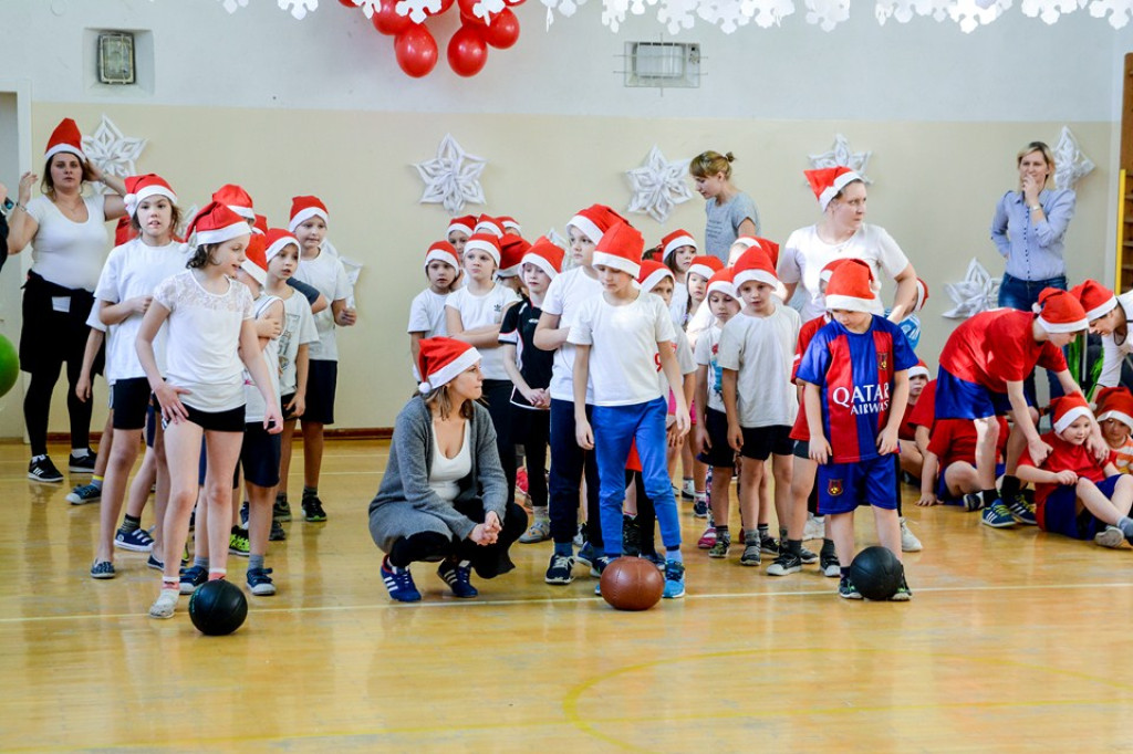 Drugi Integracyjny Mikołajkowy Turniej Gier i Zabaw w SP Gałązczycach