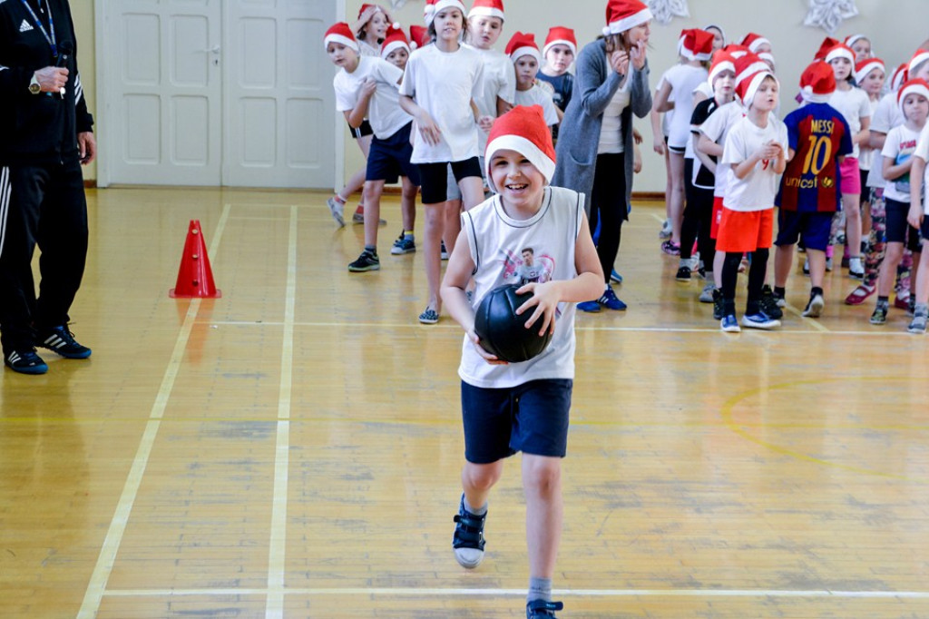 Drugi Integracyjny Mikołajkowy Turniej Gier i Zabaw w SP Gałązczycach