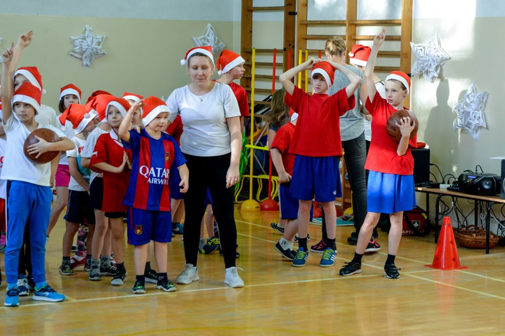 Drugi Integracyjny Mikołajkowy Turniej Gier i Zabaw w SP Gałązczycach