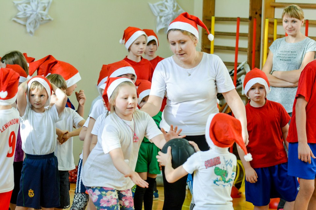 Drugi Integracyjny Mikołajkowy Turniej Gier i Zabaw w SP Gałązczycach