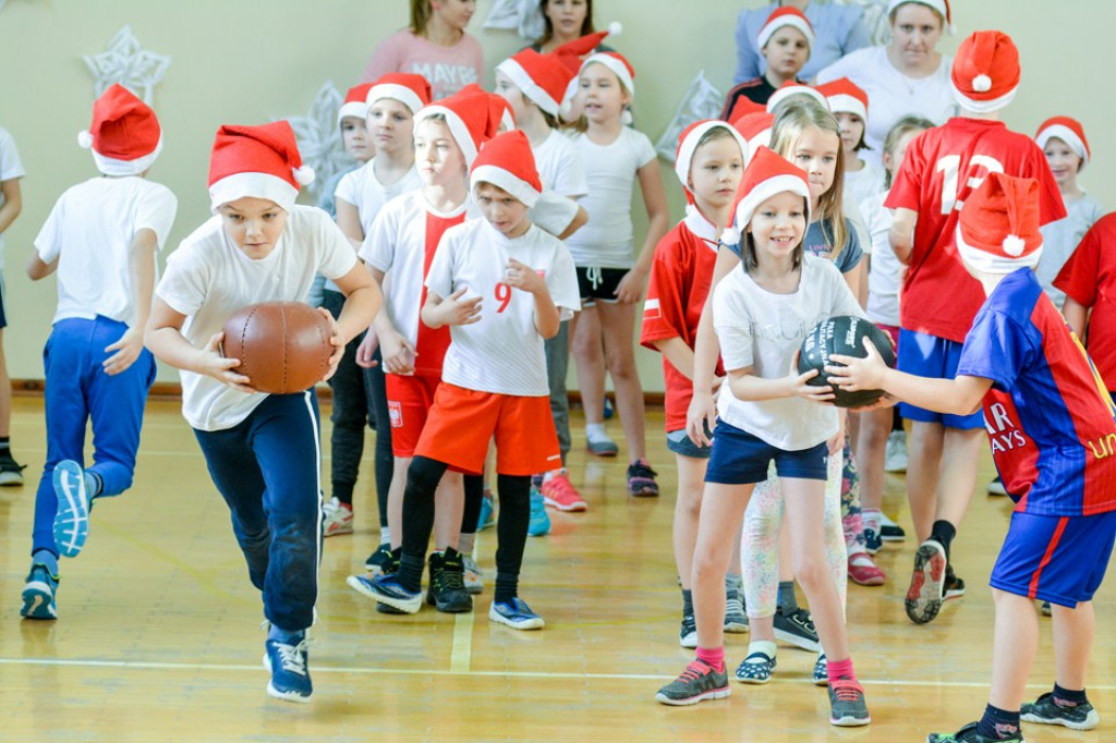 Drugi Integracyjny Mikołajkowy Turniej Gier i Zabaw w SP Gałązczycach