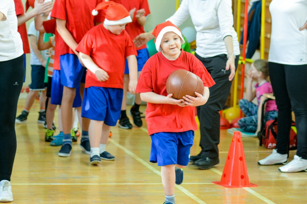 Drugi Integracyjny Mikołajkowy Turniej Gier i Zabaw w SP Gałązczycach