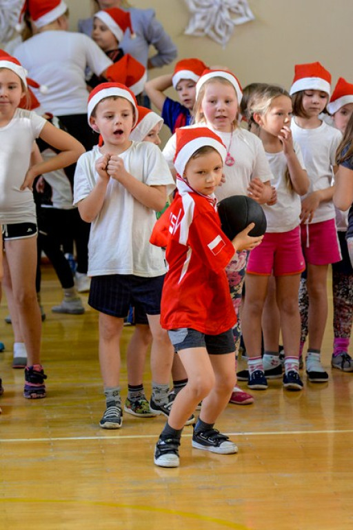 Drugi Integracyjny Mikołajkowy Turniej Gier i Zabaw w SP Gałązczycach