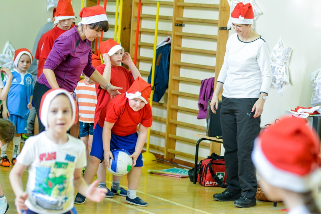 Drugi Integracyjny Mikołajkowy Turniej Gier i Zabaw w SP Gałązczycach