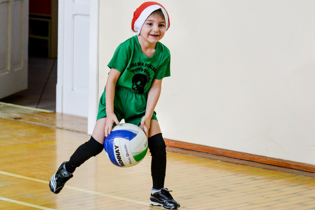 Drugi Integracyjny Mikołajkowy Turniej Gier i Zabaw w SP Gałązczycach