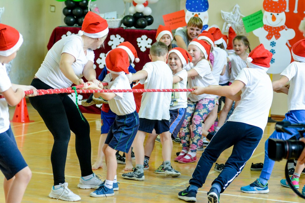 Drugi Integracyjny Mikołajkowy Turniej Gier i Zabaw w SP Gałązczycach