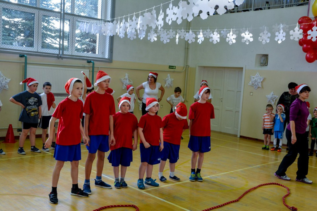 Drugi Integracyjny Mikołajkowy Turniej Gier i Zabaw w SP Gałązczycach
