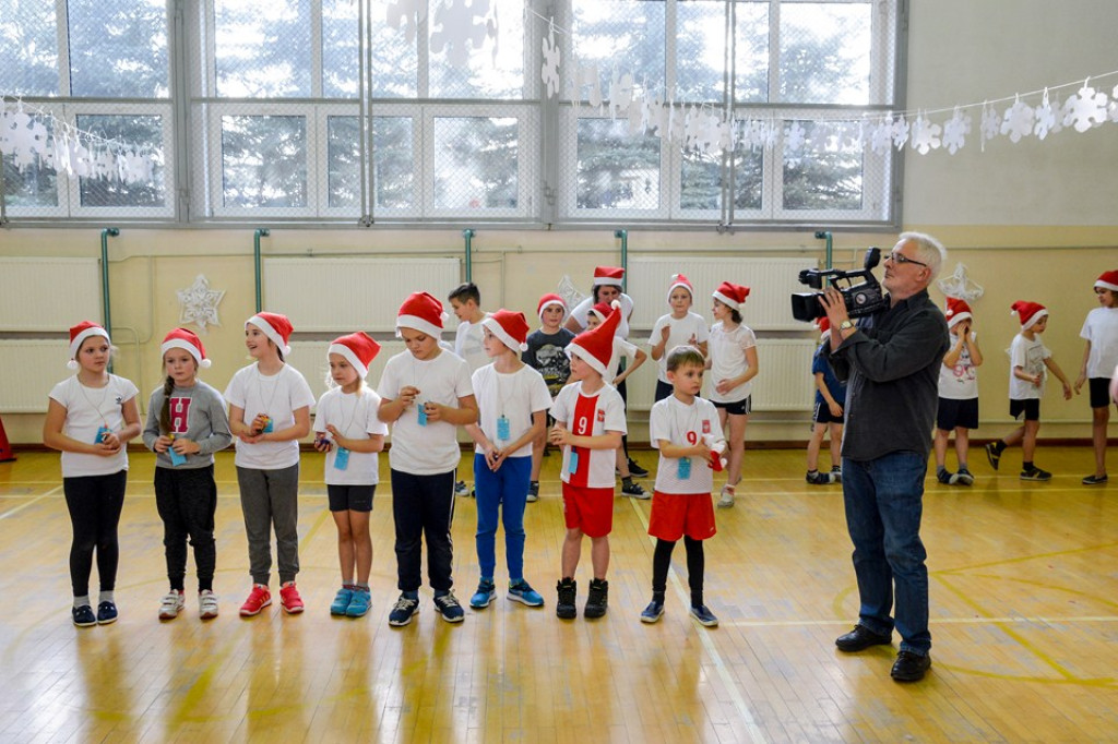 Drugi Integracyjny Mikołajkowy Turniej Gier i Zabaw w SP Gałązczycach