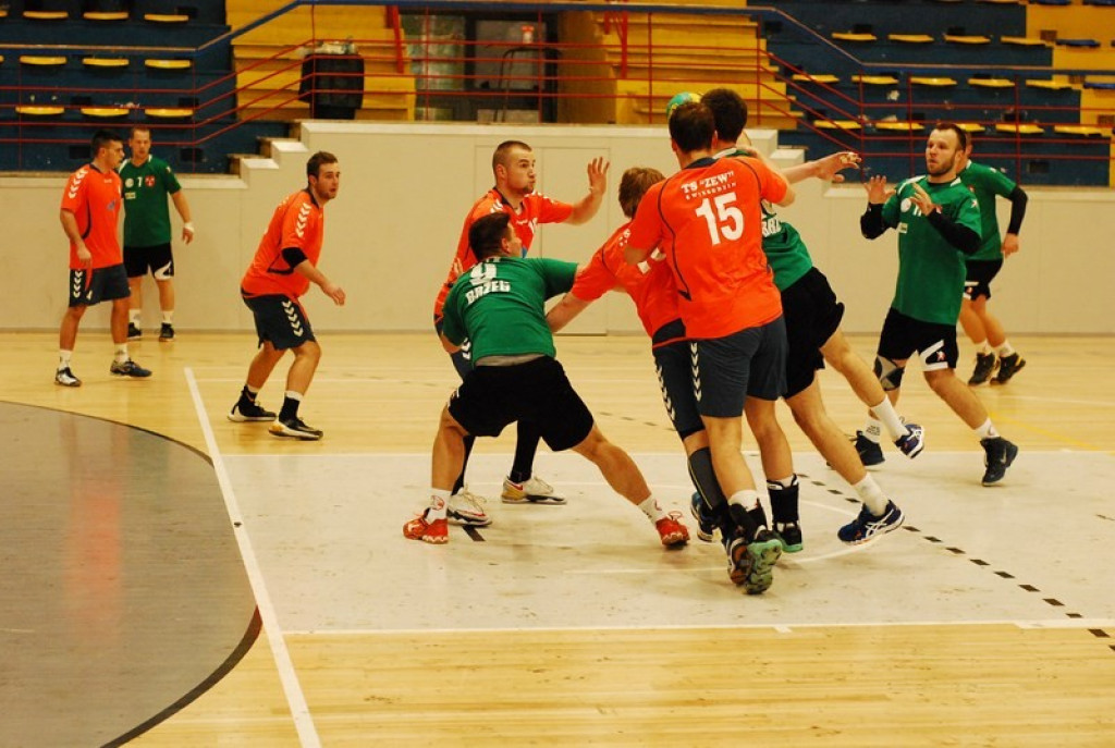 SKS Orlik Brzeg bardzo pewnie wygrywa u siebie ze Świebodzinem