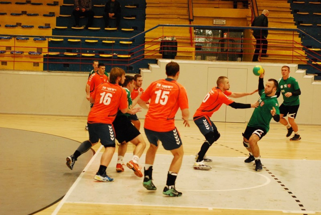 SKS Orlik Brzeg bardzo pewnie wygrywa u siebie ze Świebodzinem