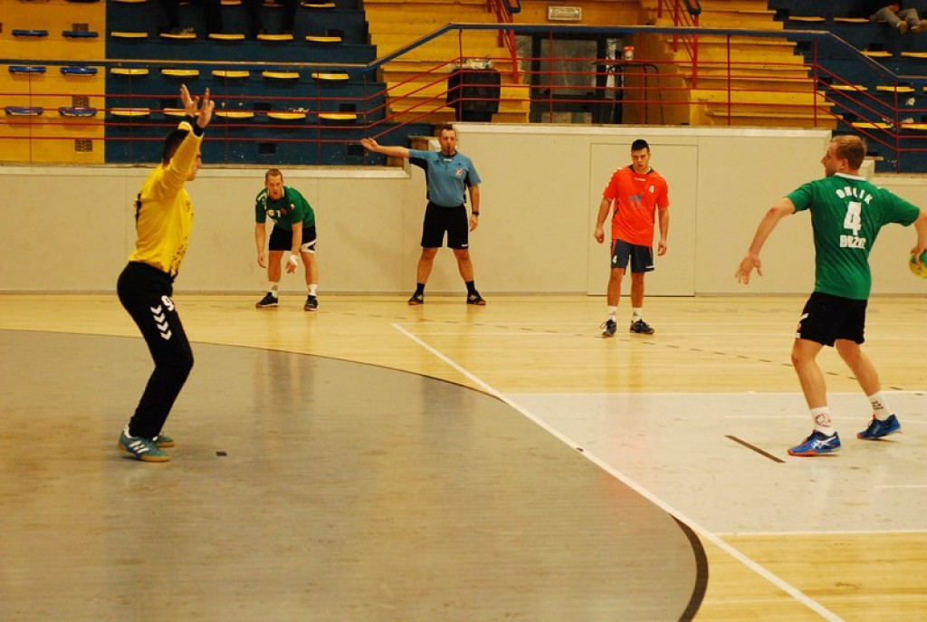 SKS Orlik Brzeg bardzo pewnie wygrywa u siebie ze Świebodzinem