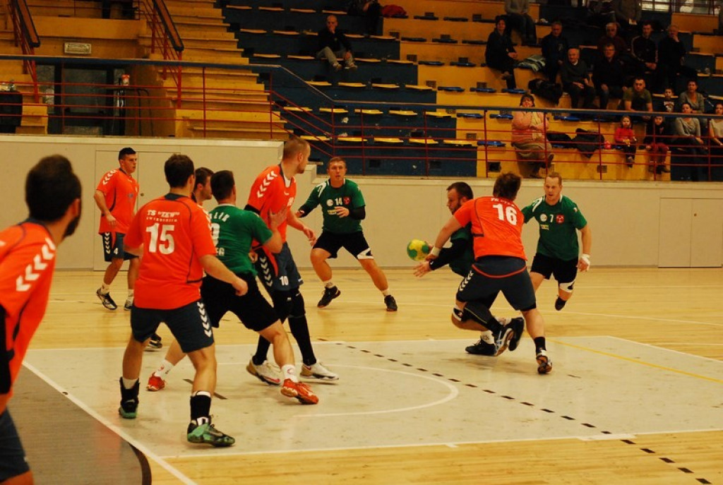 SKS Orlik Brzeg bardzo pewnie wygrywa u siebie ze Świebodzinem