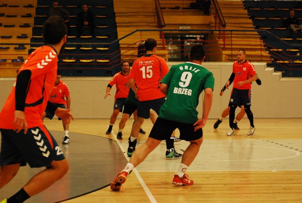 SKS Orlik Brzeg bardzo pewnie wygrywa u siebie ze Świebodzinem