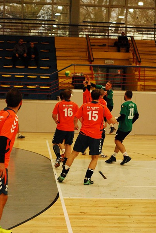 SKS Orlik Brzeg bardzo pewnie wygrywa u siebie ze Świebodzinem