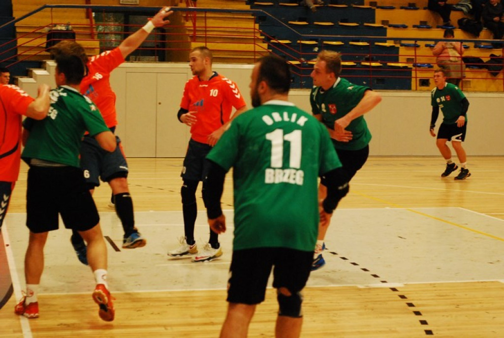 SKS Orlik Brzeg bardzo pewnie wygrywa u siebie ze Świebodzinem