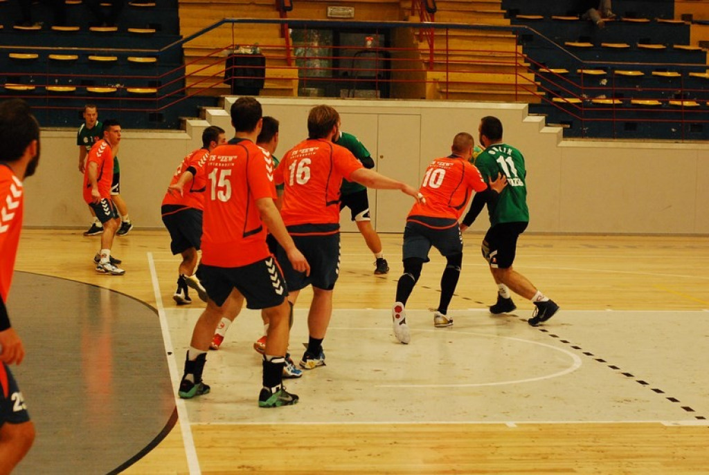 SKS Orlik Brzeg bardzo pewnie wygrywa u siebie ze Świebodzinem