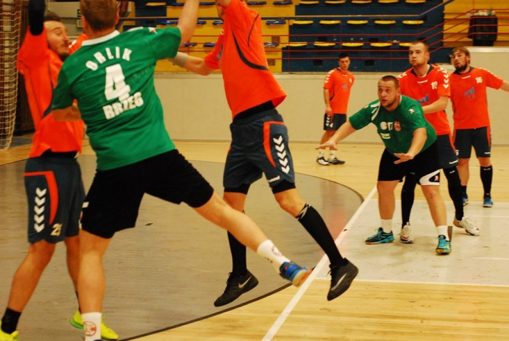 SKS Orlik Brzeg bardzo pewnie wygrywa u siebie ze Świebodzinem