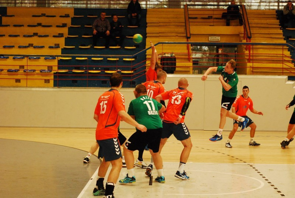 SKS Orlik Brzeg bardzo pewnie wygrywa u siebie ze Świebodzinem