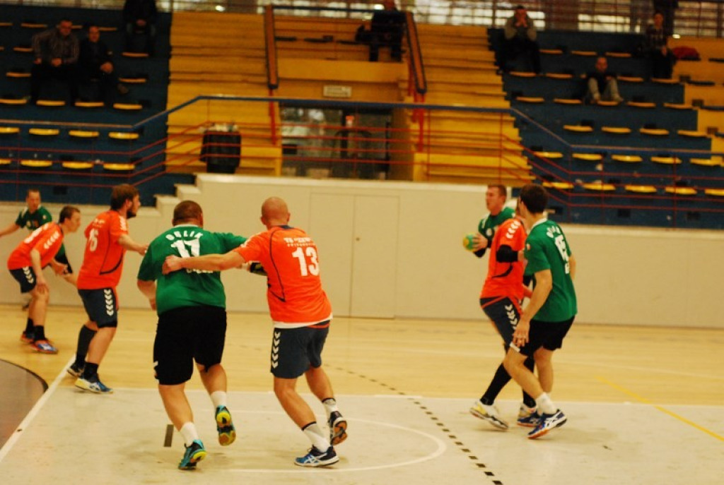 SKS Orlik Brzeg bardzo pewnie wygrywa u siebie ze Świebodzinem