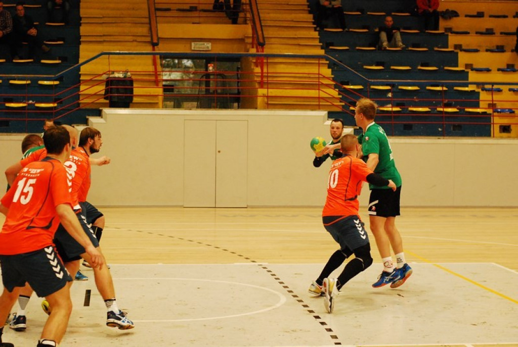 SKS Orlik Brzeg bardzo pewnie wygrywa u siebie ze Świebodzinem