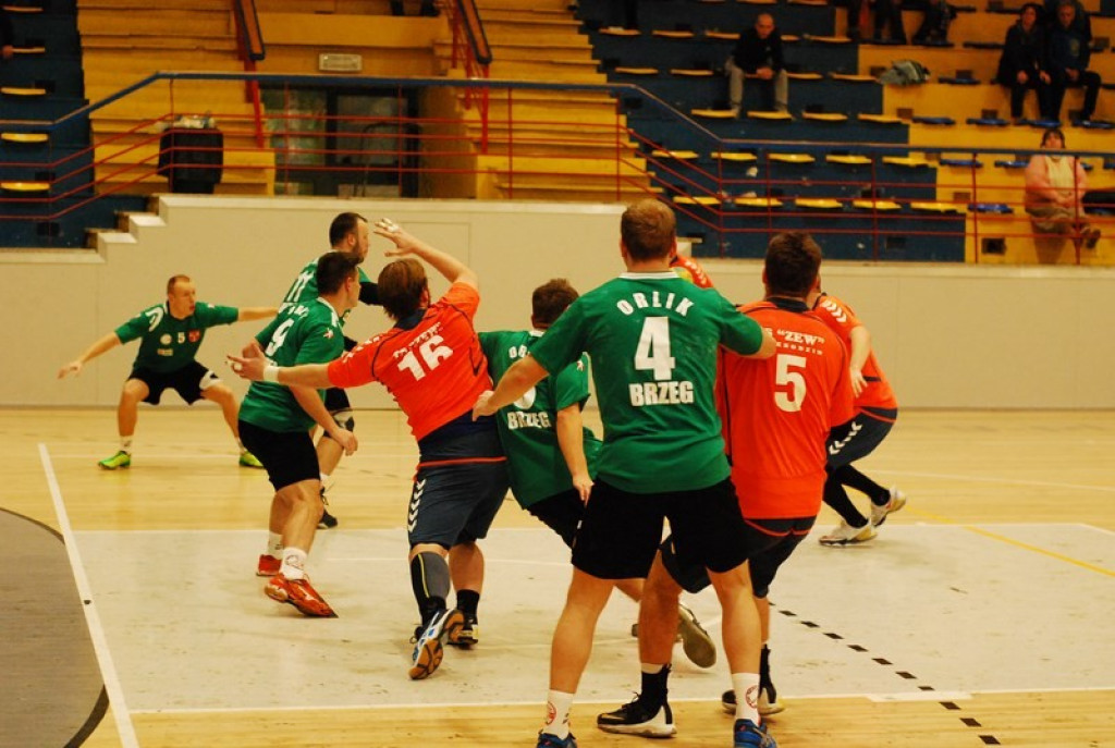 SKS Orlik Brzeg bardzo pewnie wygrywa u siebie ze Świebodzinem