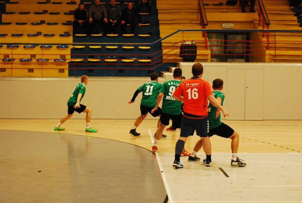 SKS Orlik Brzeg bardzo pewnie wygrywa u siebie ze Świebodzinem