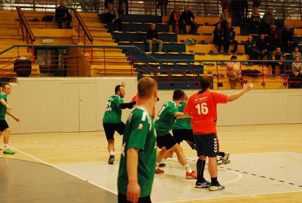 SKS Orlik Brzeg bardzo pewnie wygrywa u siebie ze Świebodzinem