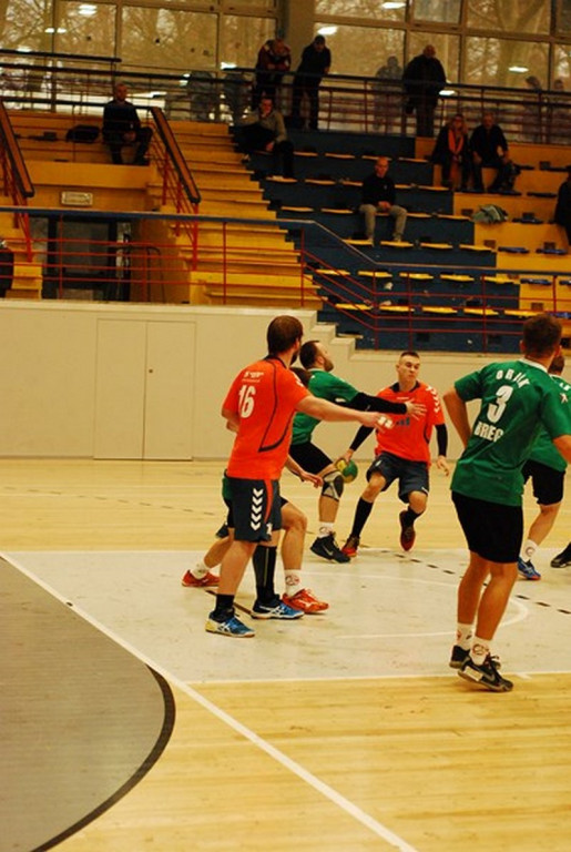 SKS Orlik Brzeg bardzo pewnie wygrywa u siebie ze Świebodzinem