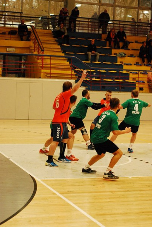 SKS Orlik Brzeg bardzo pewnie wygrywa u siebie ze Świebodzinem