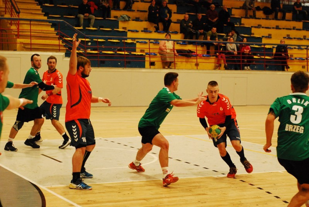 SKS Orlik Brzeg bardzo pewnie wygrywa u siebie ze Świebodzinem