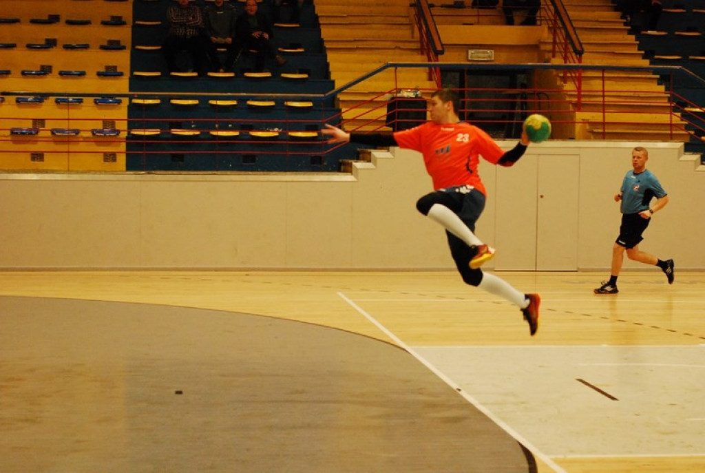 SKS Orlik Brzeg bardzo pewnie wygrywa u siebie ze Świebodzinem