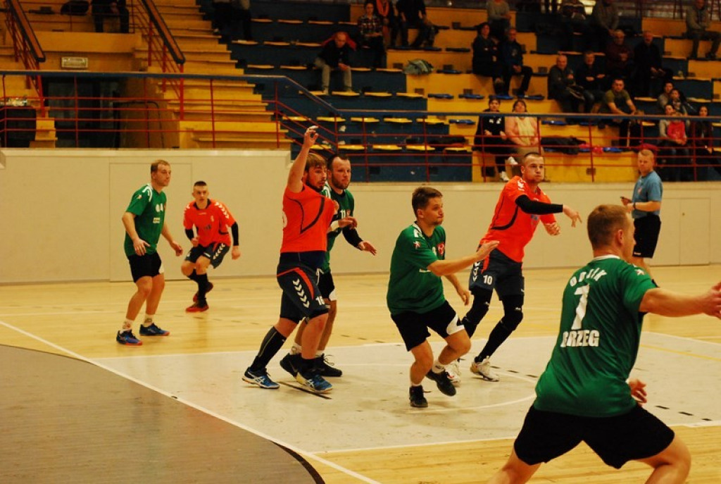 SKS Orlik Brzeg bardzo pewnie wygrywa u siebie ze Świebodzinem