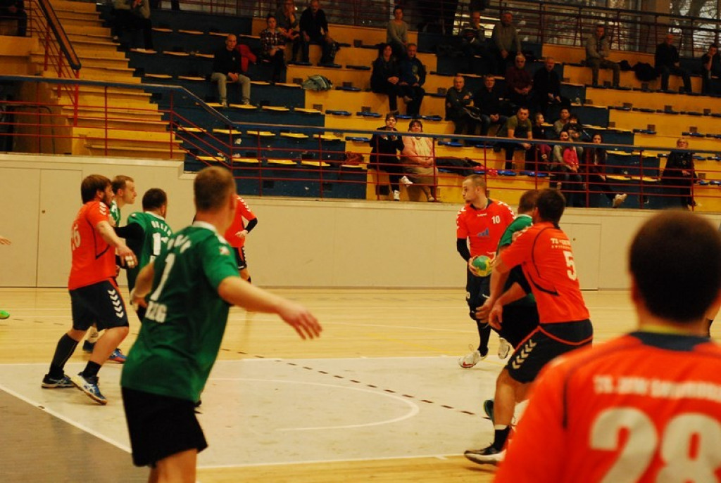 SKS Orlik Brzeg bardzo pewnie wygrywa u siebie ze Świebodzinem