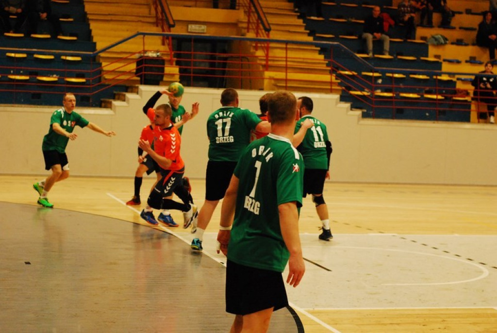 SKS Orlik Brzeg bardzo pewnie wygrywa u siebie ze Świebodzinem