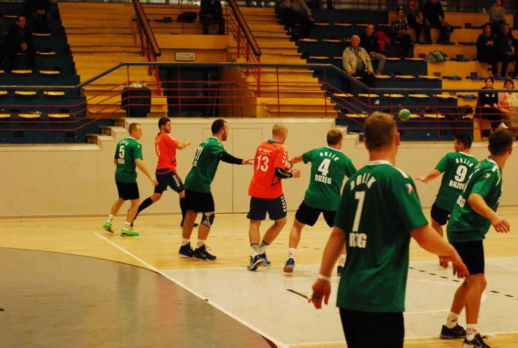 SKS Orlik Brzeg bardzo pewnie wygrywa u siebie ze Świebodzinem