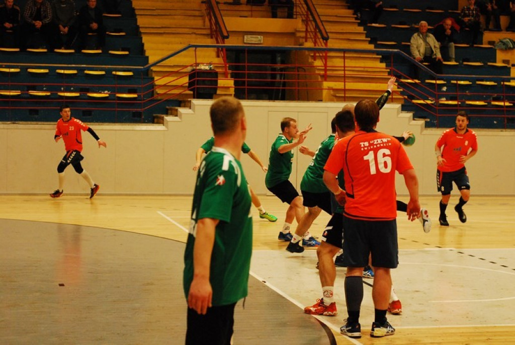 SKS Orlik Brzeg bardzo pewnie wygrywa u siebie ze Świebodzinem