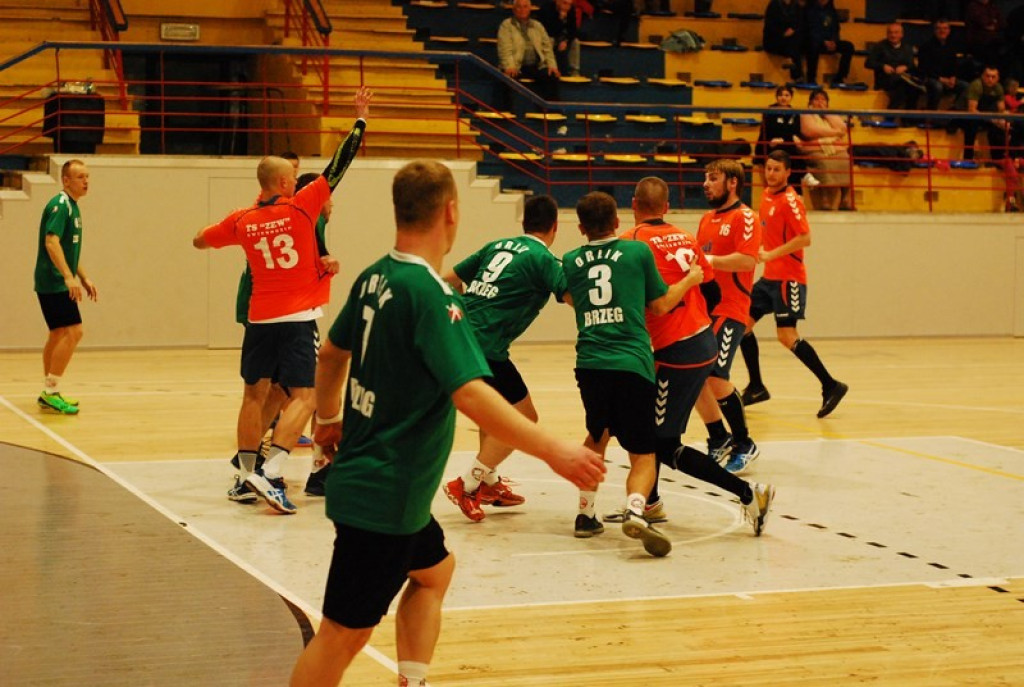 SKS Orlik Brzeg bardzo pewnie wygrywa u siebie ze Świebodzinem