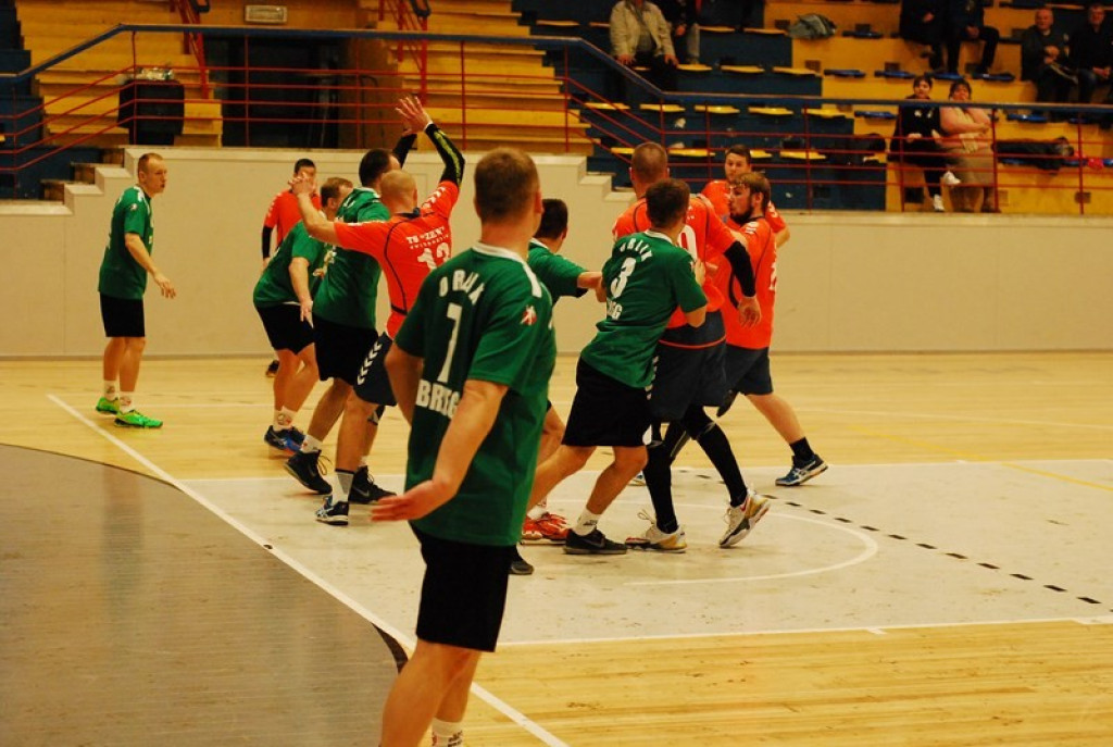 SKS Orlik Brzeg bardzo pewnie wygrywa u siebie ze Świebodzinem