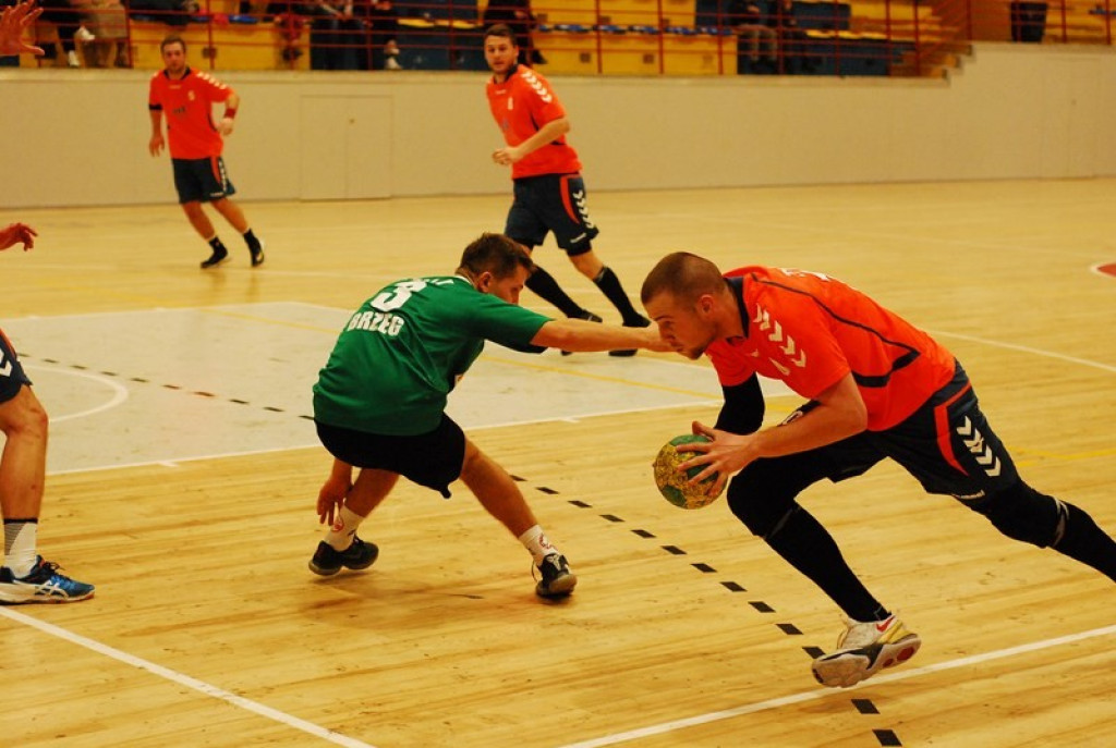 SKS Orlik Brzeg bardzo pewnie wygrywa u siebie ze Świebodzinem