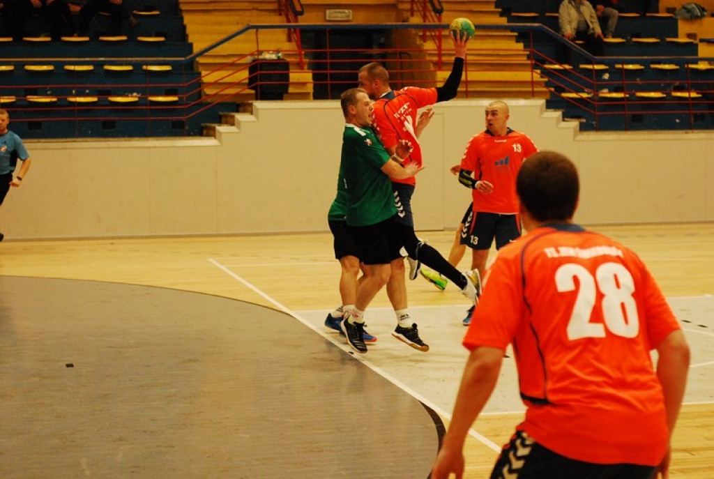 SKS Orlik Brzeg bardzo pewnie wygrywa u siebie ze Świebodzinem