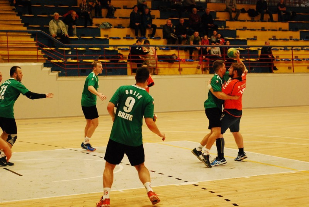 SKS Orlik Brzeg bardzo pewnie wygrywa u siebie ze Świebodzinem