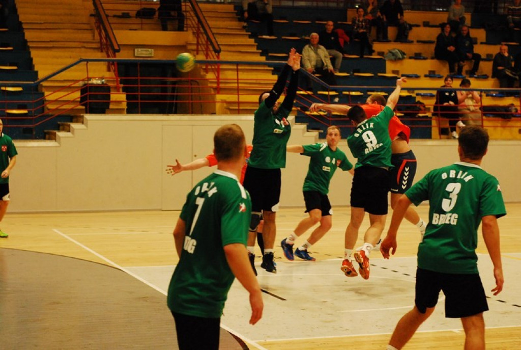 SKS Orlik Brzeg bardzo pewnie wygrywa u siebie ze Świebodzinem