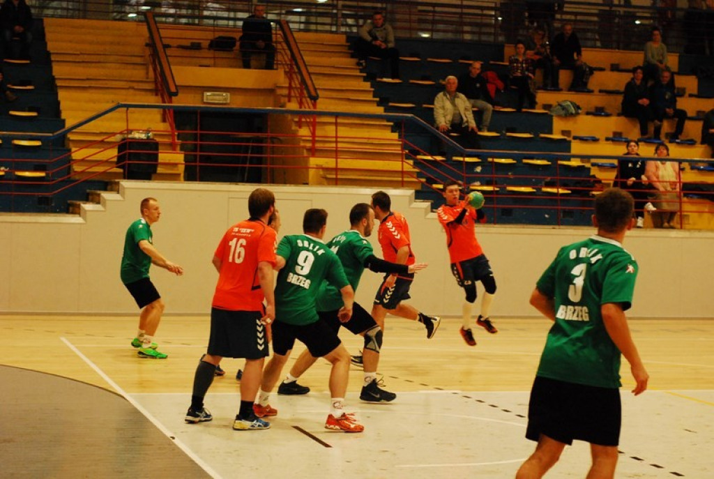 SKS Orlik Brzeg bardzo pewnie wygrywa u siebie ze Świebodzinem